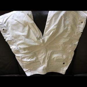 Iron Co white cargo short 32